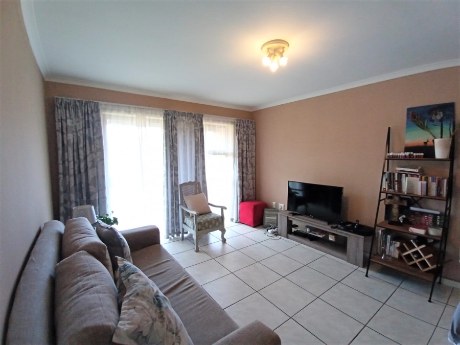 To Let 2 Bedroom Property for Rent in Sonstraal Heights Western Cape